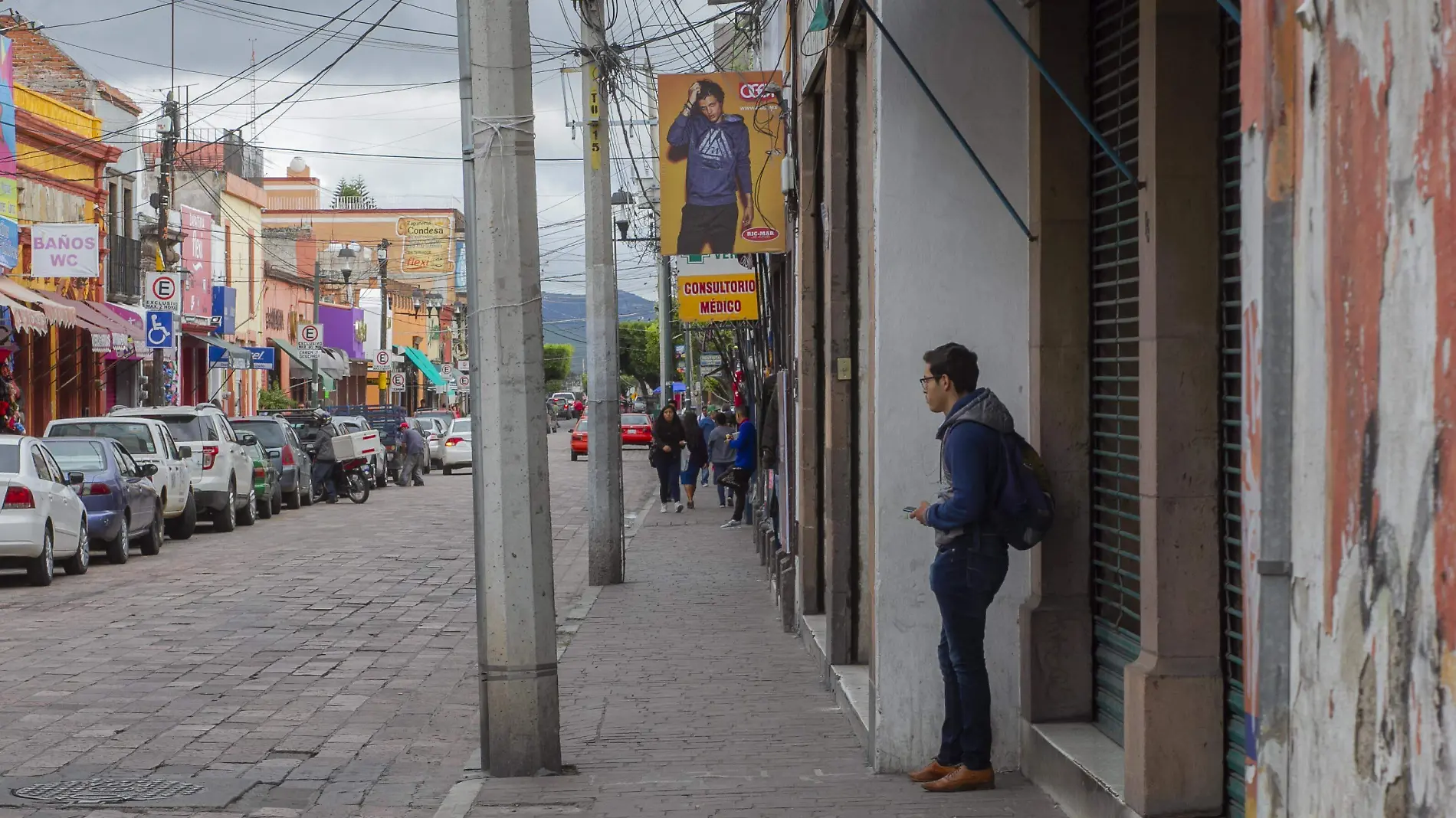 Capacitan a emprendedores para evitar cierre de negocios. Foto César Ortiz